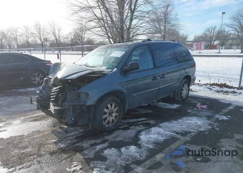 2005 Chrysler Town & Country Touring из США, поврежденный, VIN 2C4GP54L45R542128